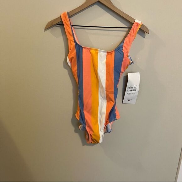 Esther Williams The Christie One-Piece Swimsuit - Picture 3 of 9